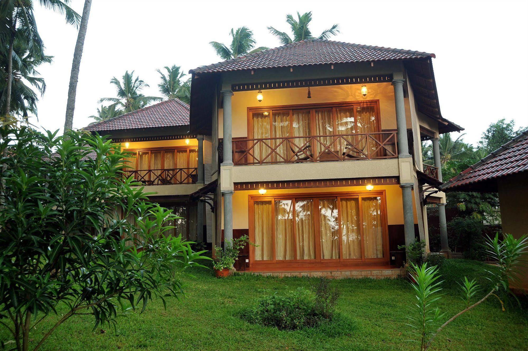 Hotel Ananda Lakshmi Ayurveda Retreat Chowara Esterno foto
