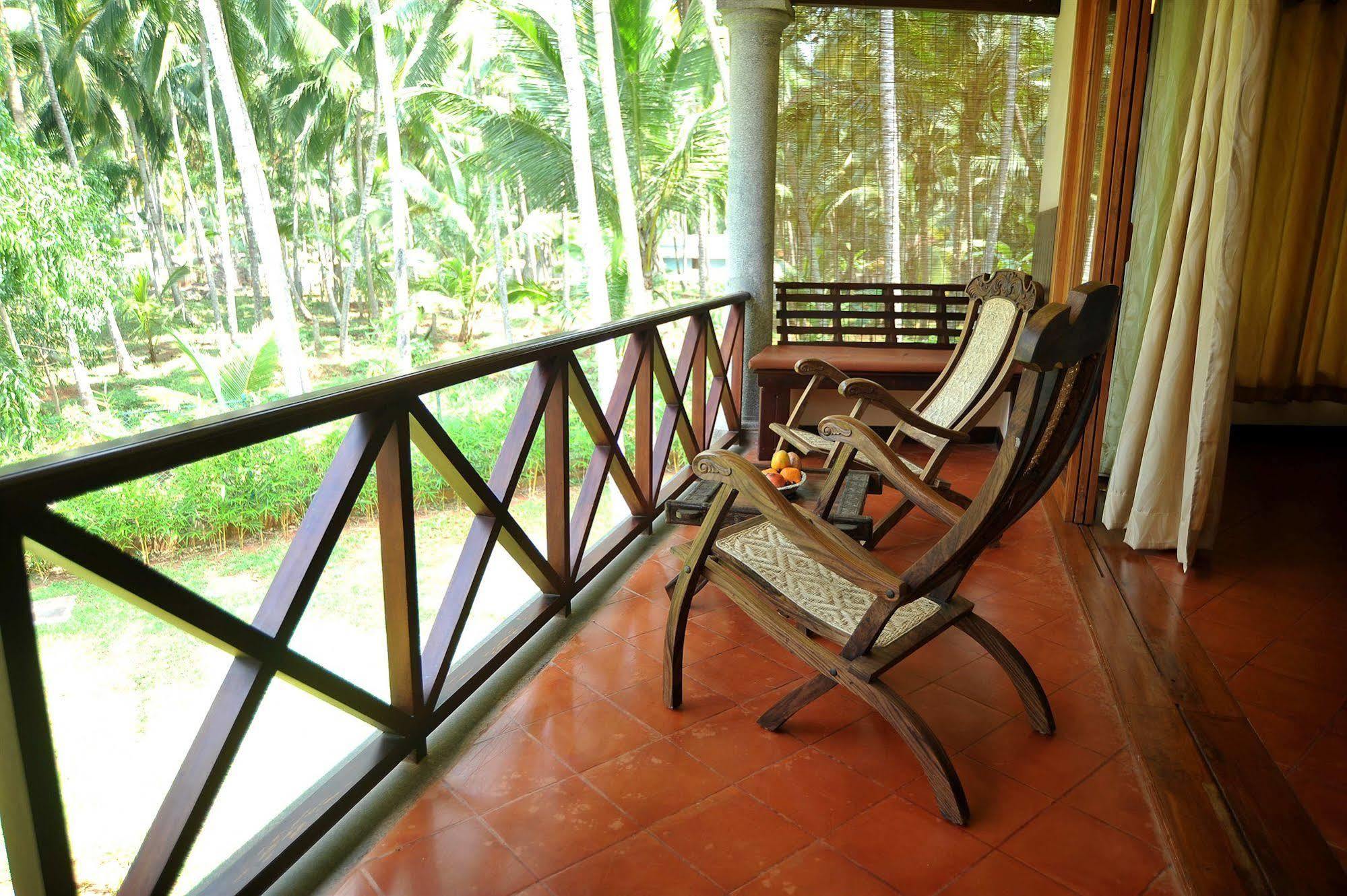 Hotel Ananda Lakshmi Ayurveda Retreat Chowara Esterno foto