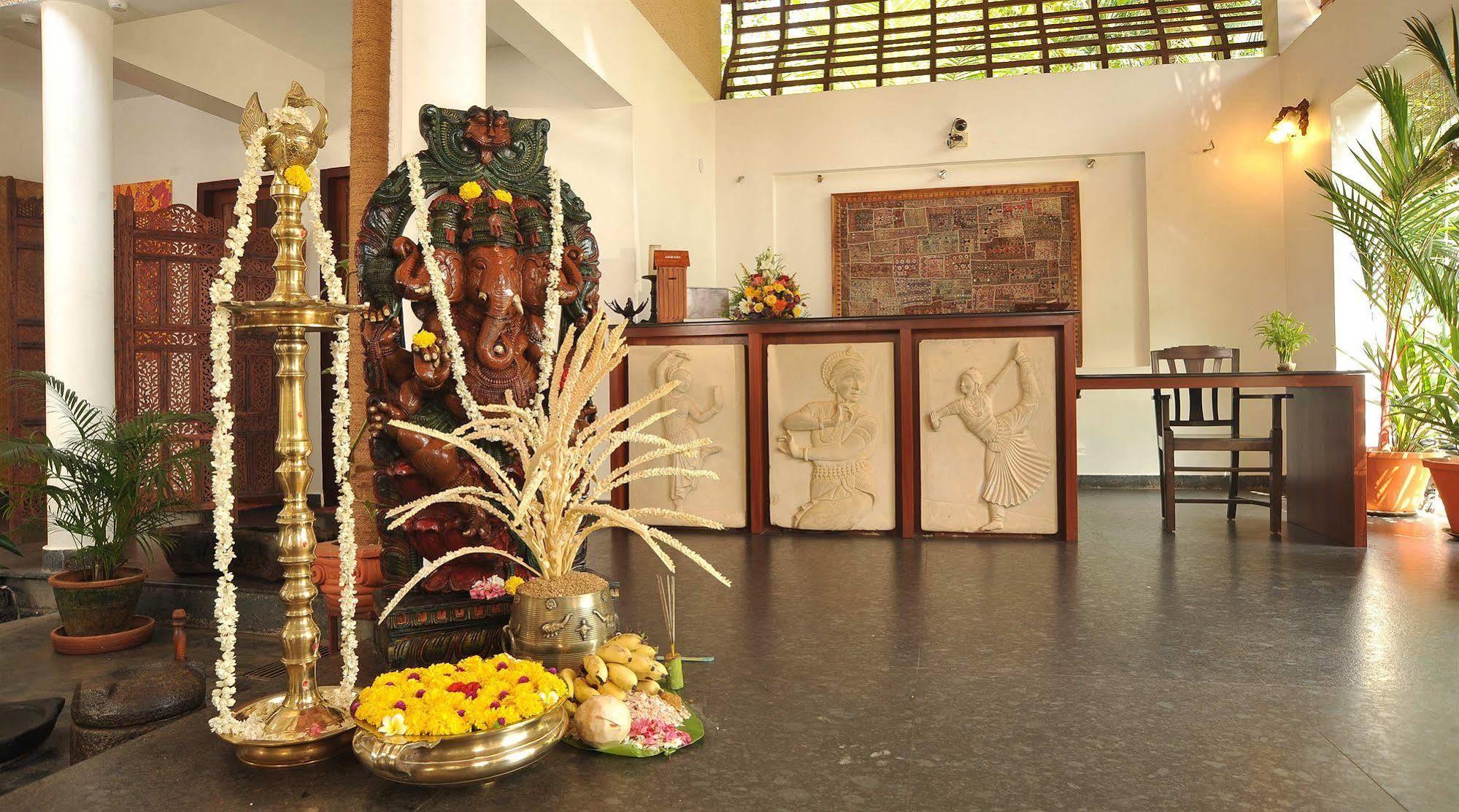 Hotel Ananda Lakshmi Ayurveda Retreat Chowara Esterno foto